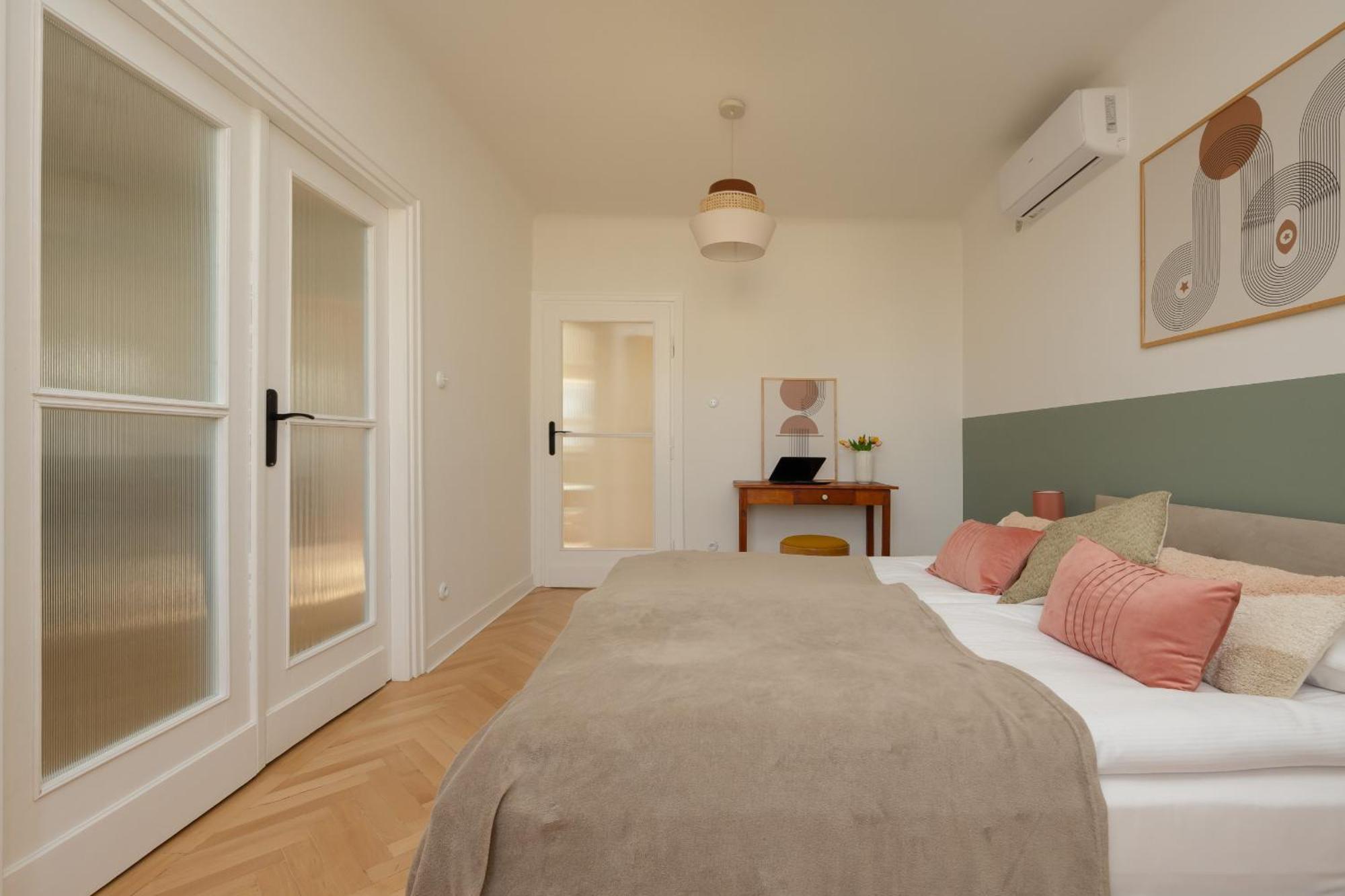 Apartment For 6 People Near Royal Baths Park By Renters Prestige Varşovia Exterior foto